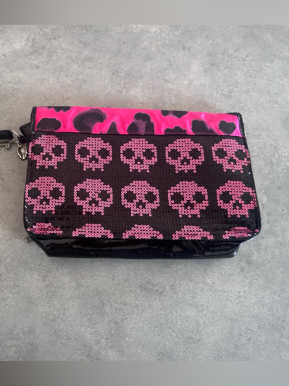🖤 Iron Fist – Pochette/Wristlet Y2K Rare Rose & Noir 💀 - Picture 6 of 6